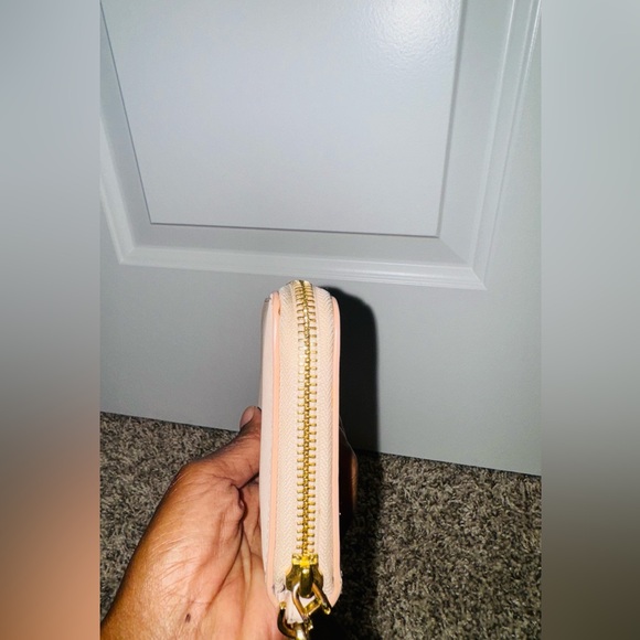 Tory Burch Emerson Blush Zip Around Wristlet Wallet - Picture 5 of 7